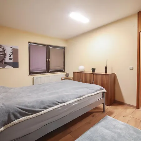 16-helles 2-zimmer -wlan,grosse Balkon & Kostenfrei Parken