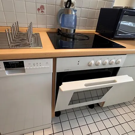 16-helles 2-zimmer -wlan,grosse Balkon & Kostenfrei Parken Wiesbaden