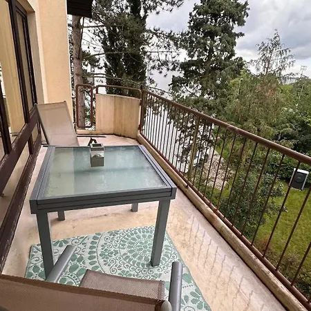 16-helles 2-zimmer -wlan,grosse Balkon & Kostenfrei Parken * Wiesbaden