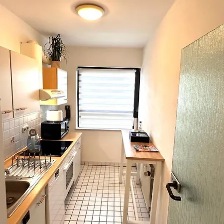 16-helles 2-zimmer -wlan,grosse Balkon & Kostenfrei Parken Apartmán *